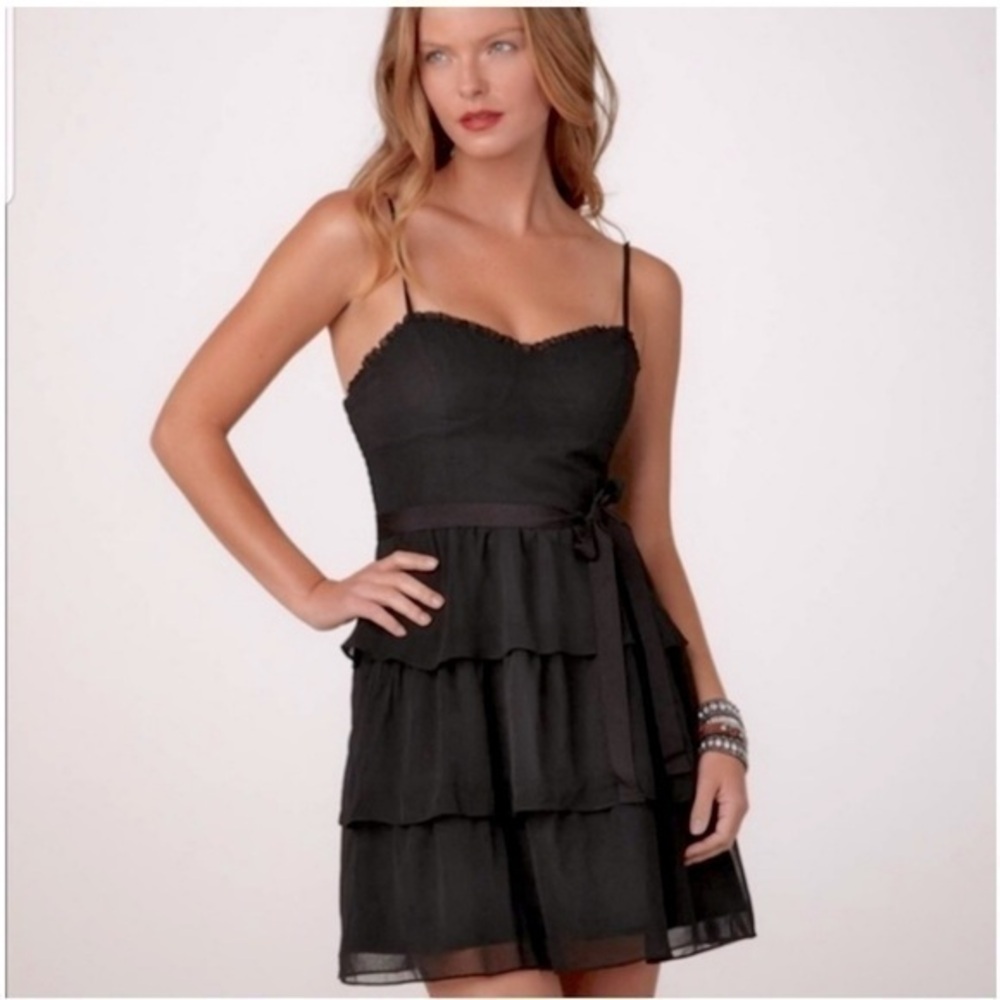 AMERICAN EAGLE pretty black tiered ruffle dress with padded corset style bust